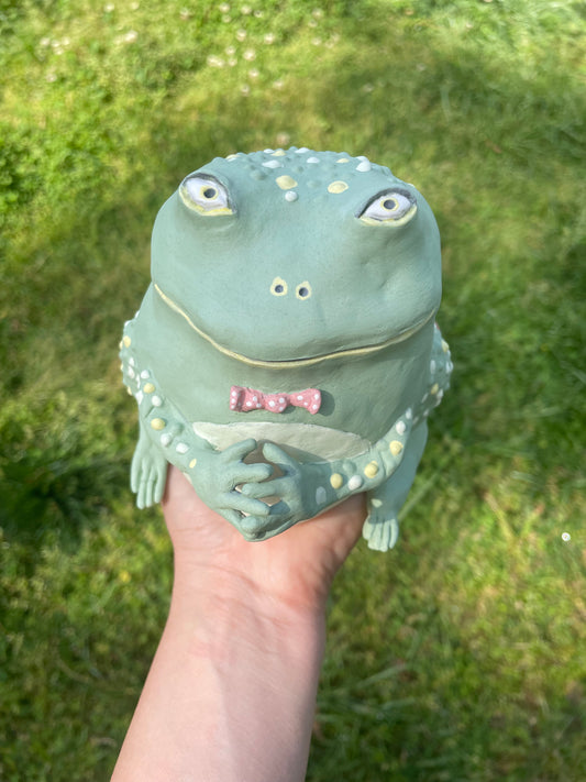 Ceramic toad